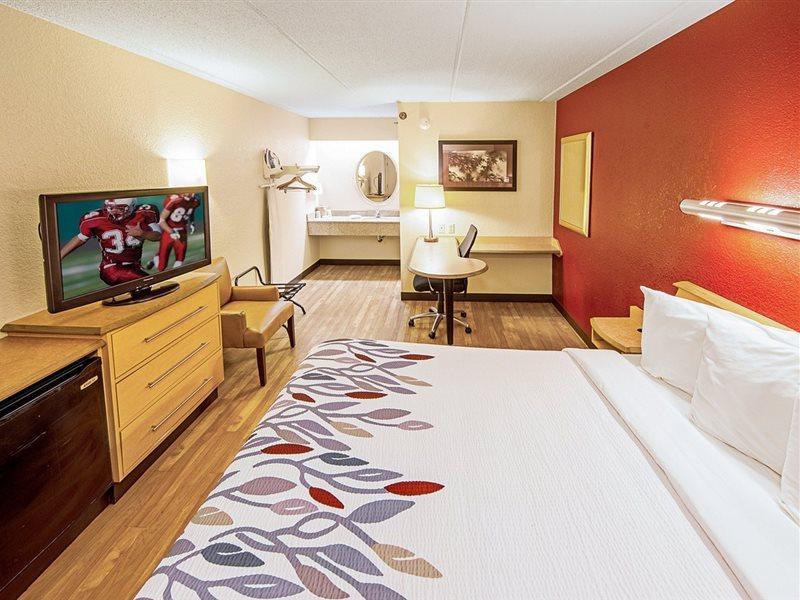 Red Roof Inn Akron Exterior photo
