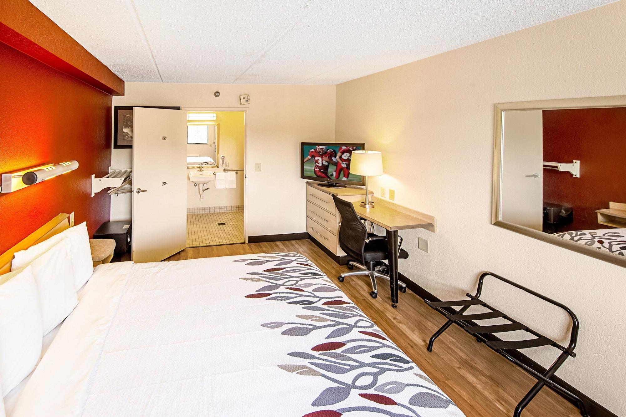Red Roof Inn Akron Exterior photo