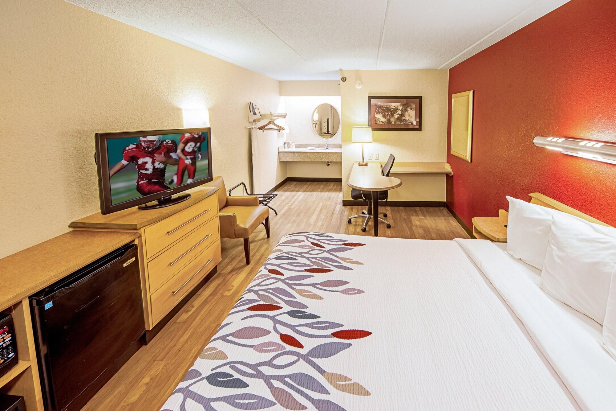 Red Roof Inn Akron Exterior photo