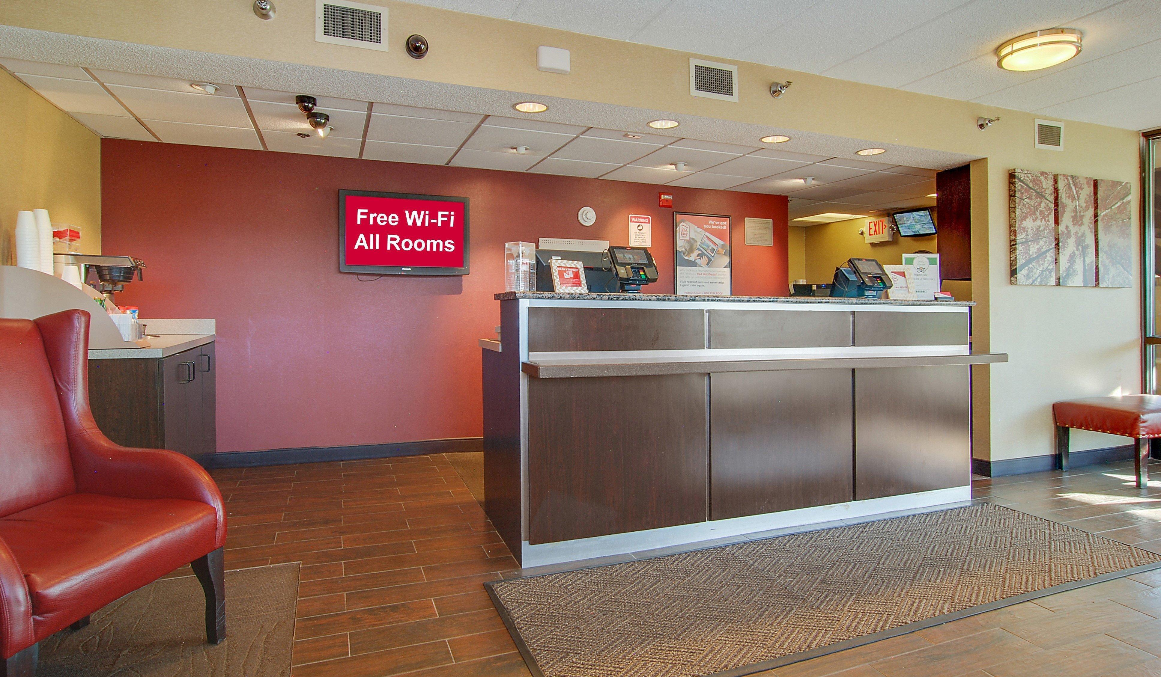 Red Roof Inn Akron Exterior photo